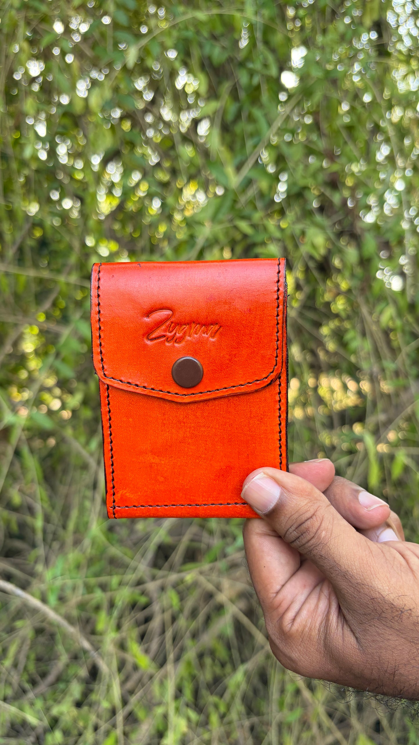 Zygma Slim Minimalist Vertical Leather Wallet for Men & Women – Compact Card Holder with Snap Button (10cm x 7.7cm x 0.5cm)