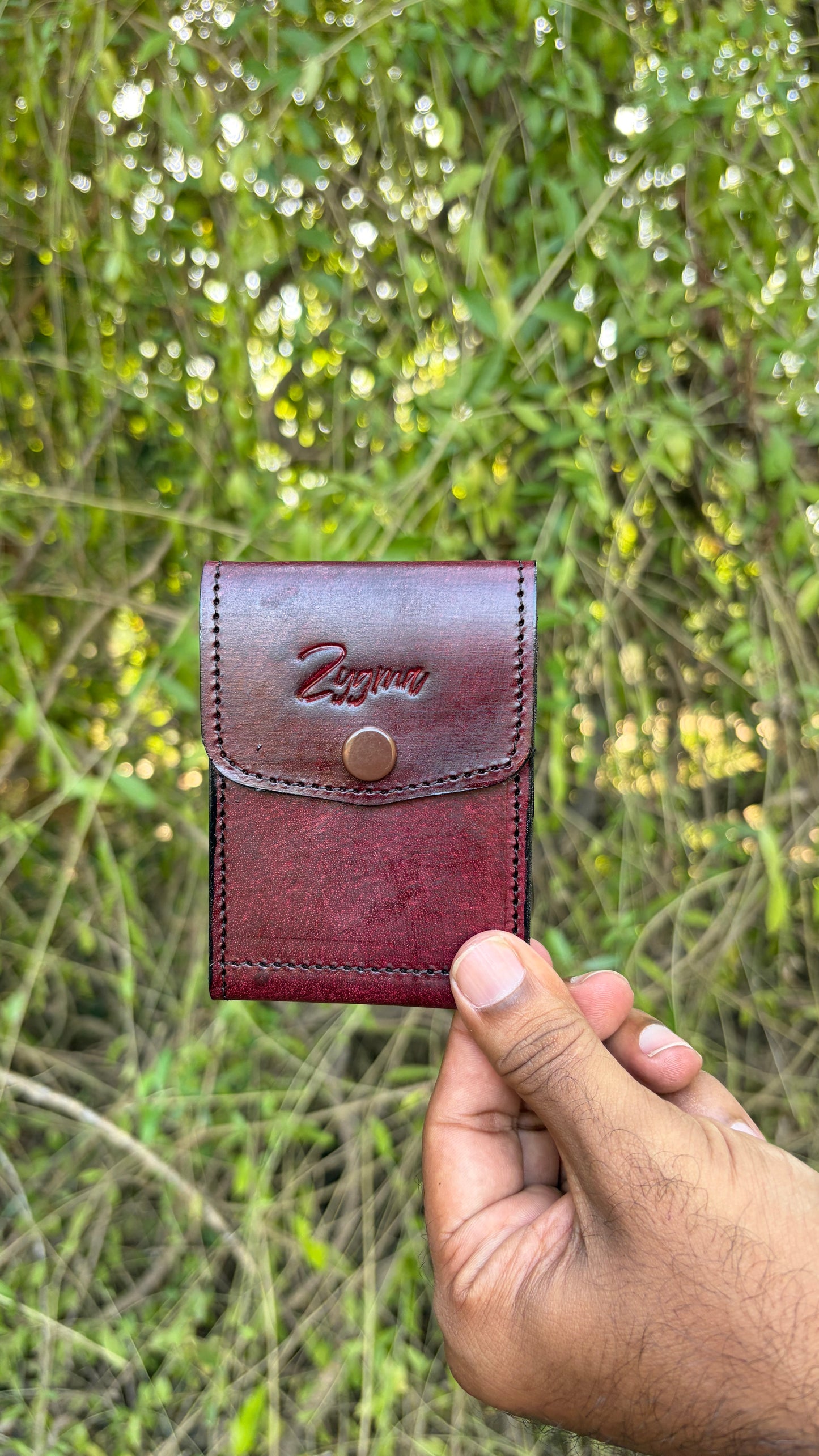 Zygma Slim Minimalist Vertical Leather Wallet for Men & Women – Compact Card Holder with Snap Button (10cm x 7.7cm x 0.5cm)