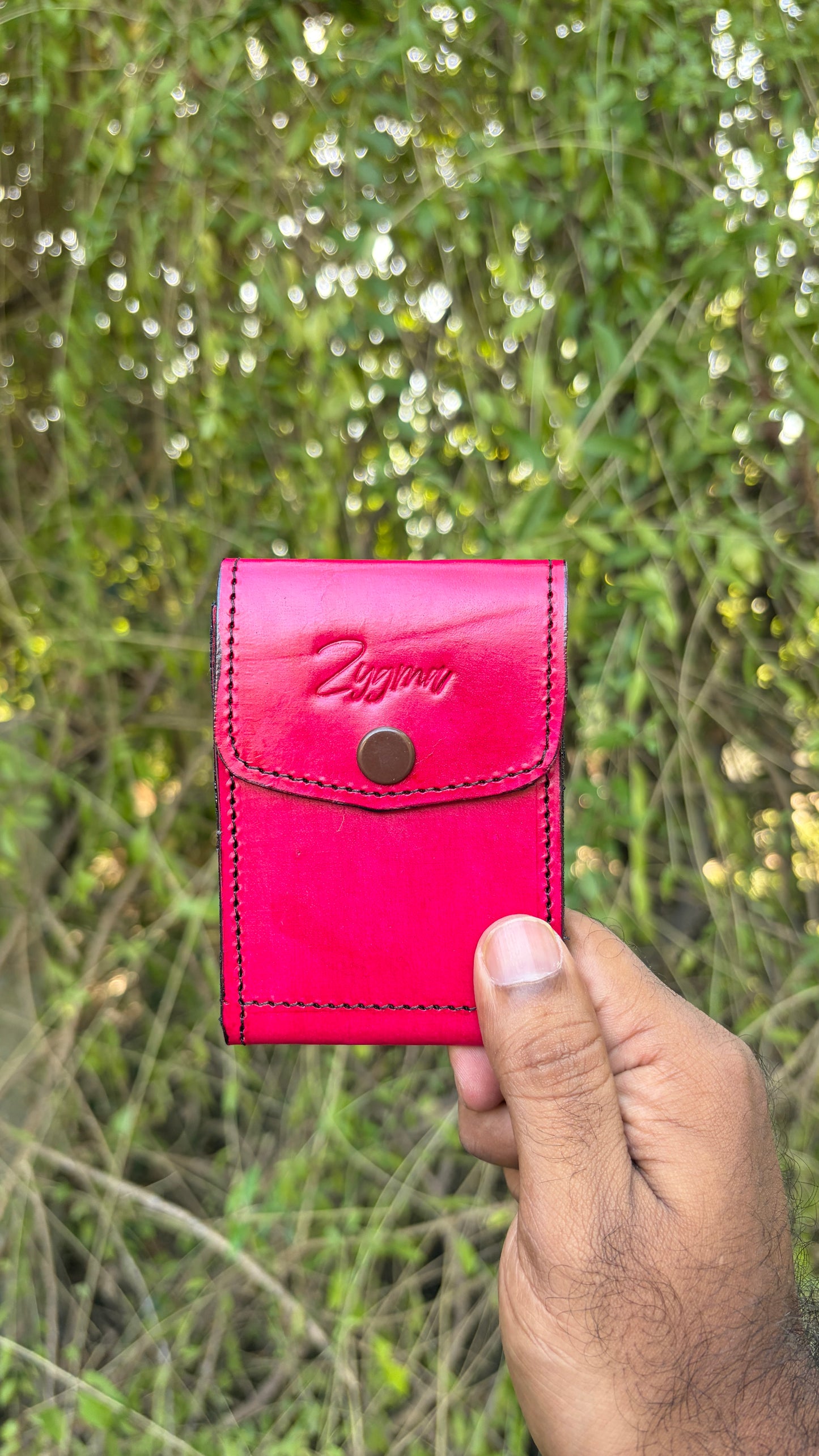 Zygma Slim Minimalist Vertical Leather Wallet for Men & Women – Compact Card Holder with Snap Button (10cm x 7.7cm x 0.5cm)