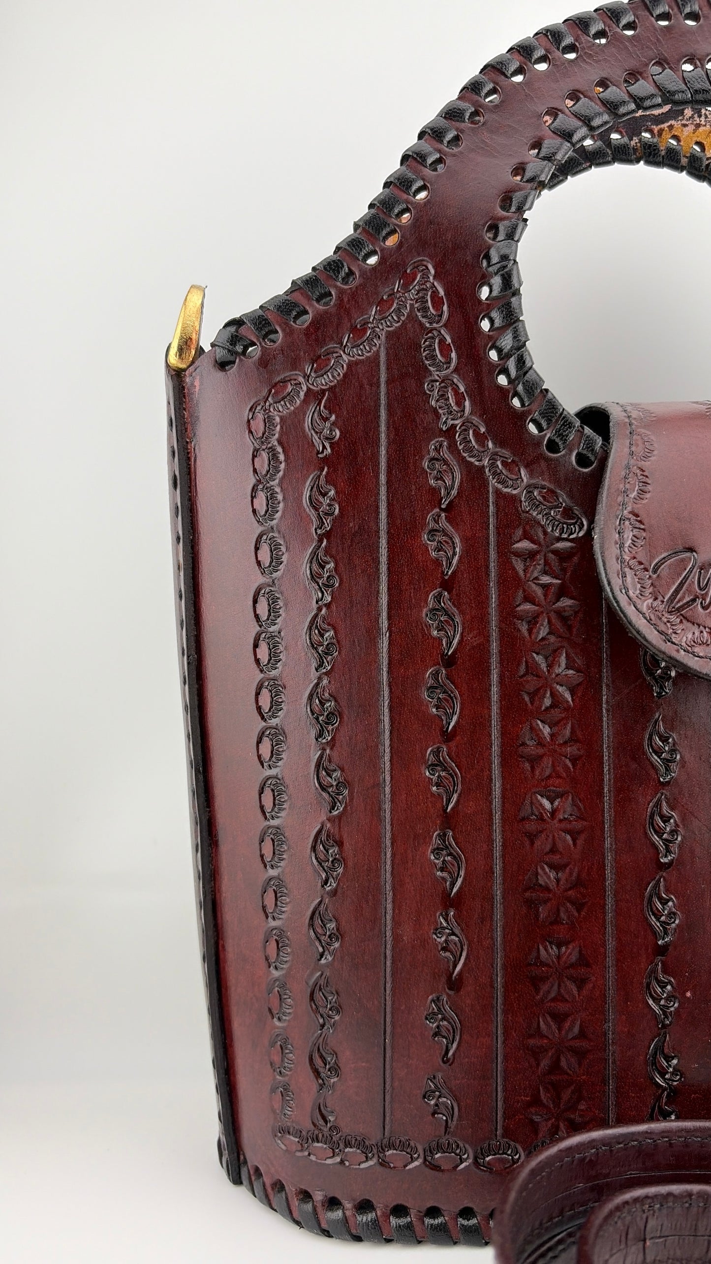 Zygma Handmade Genuine Leather Handbag for Women | Circular Whipstitch Handle | small Structured Bag | Crossbody Strap | Brown