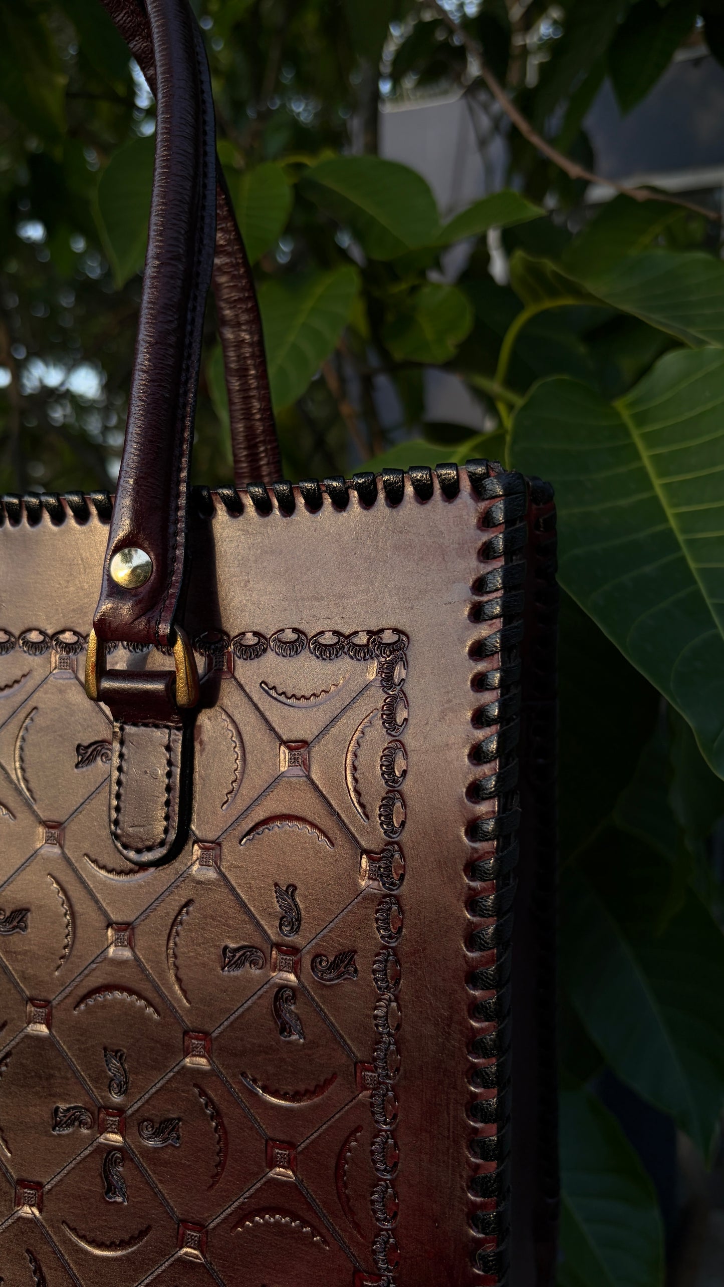 ZYGMA 14-Inch Handmade Genuine Leather Laptop Tote Bag | Golden Ombre to Burgundy | Mango Design