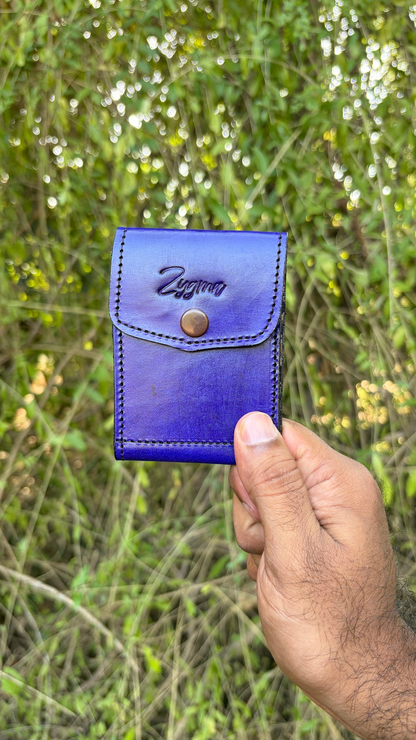 Zygma Slim Minimalist Vertical Leather Wallet for Men & Women – Compact Card Holder with Snap Button (10cm x 7.7cm x 0.5cm)