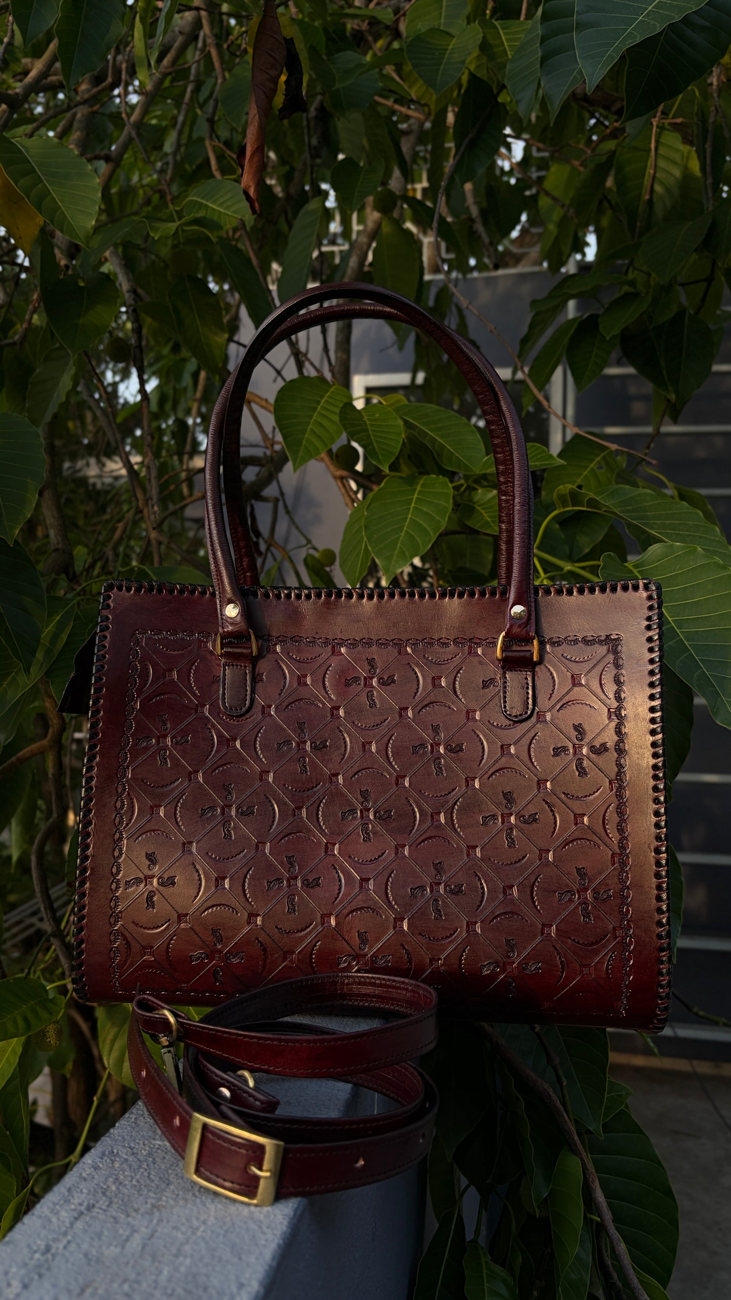 ZYGMA 14-Inch Handmade Genuine Leather Laptop Tote Bag | Golden Ombre to Burgundy | Mango Design