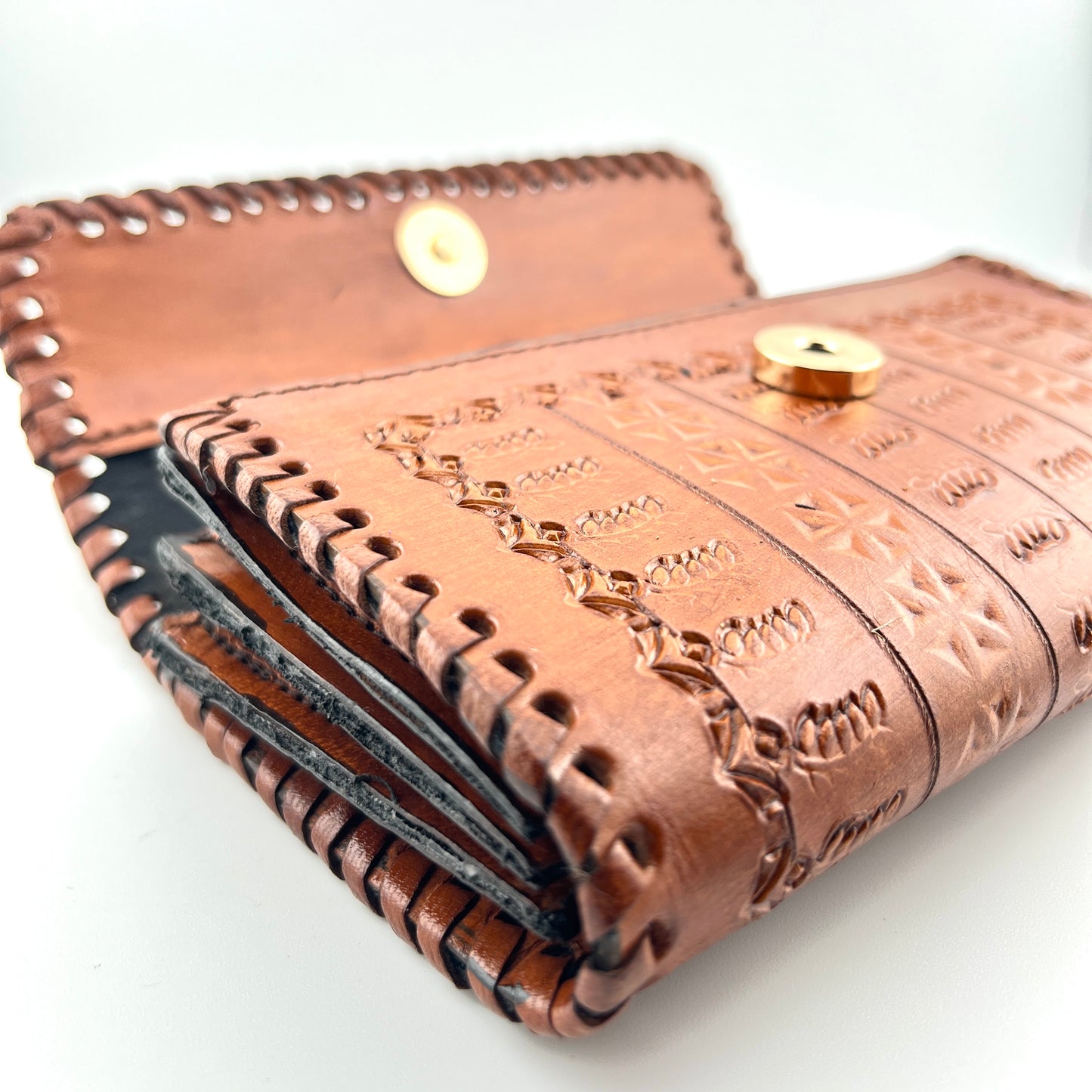 Zygma Handmade Genuine Leather Women’s Purse – Tan | Slim Wallet with Card, Coin & Cash Compartments