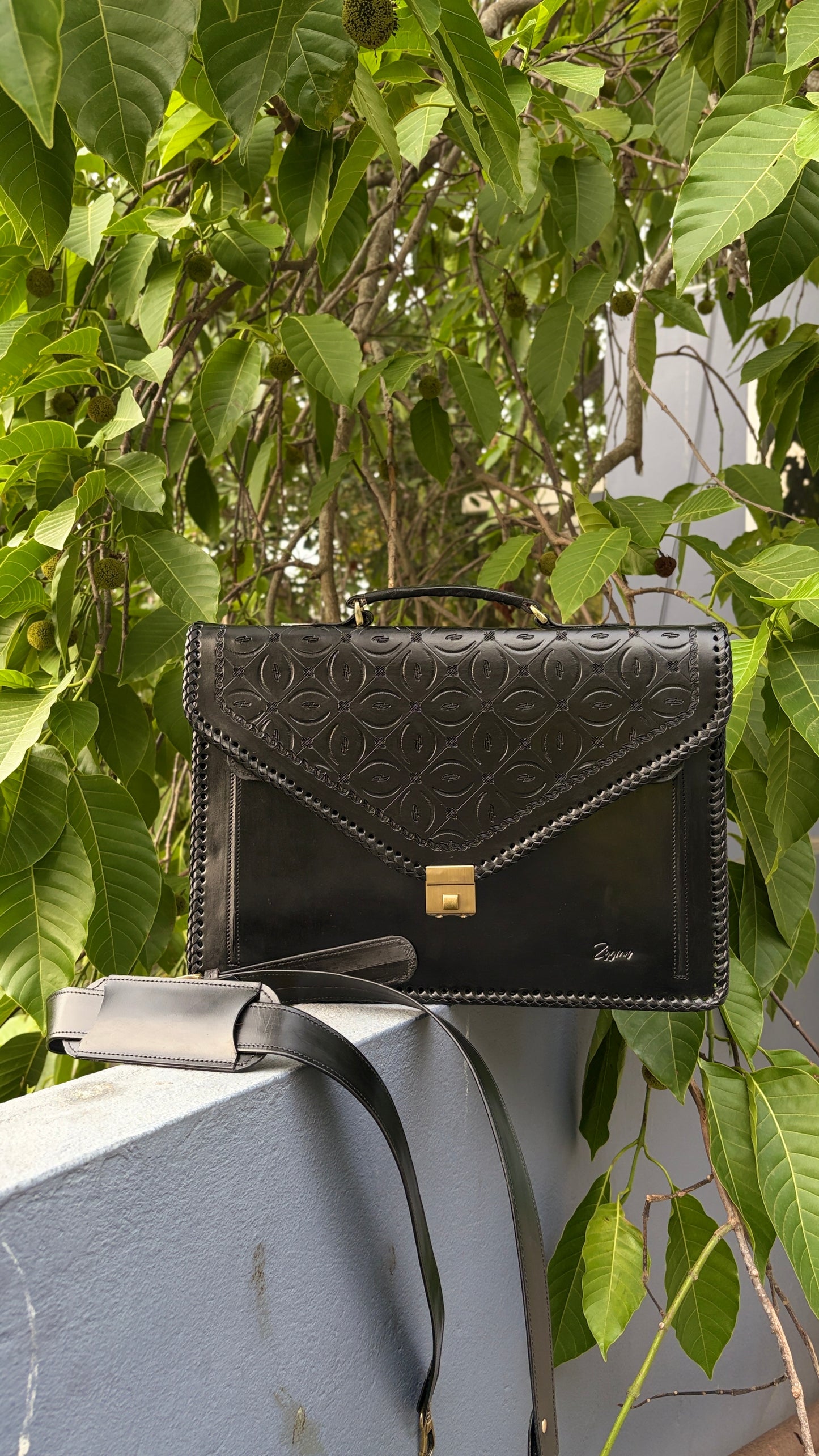 Zygma Classic Laptop Briefcase — Smooth Flap, Genuine Leather