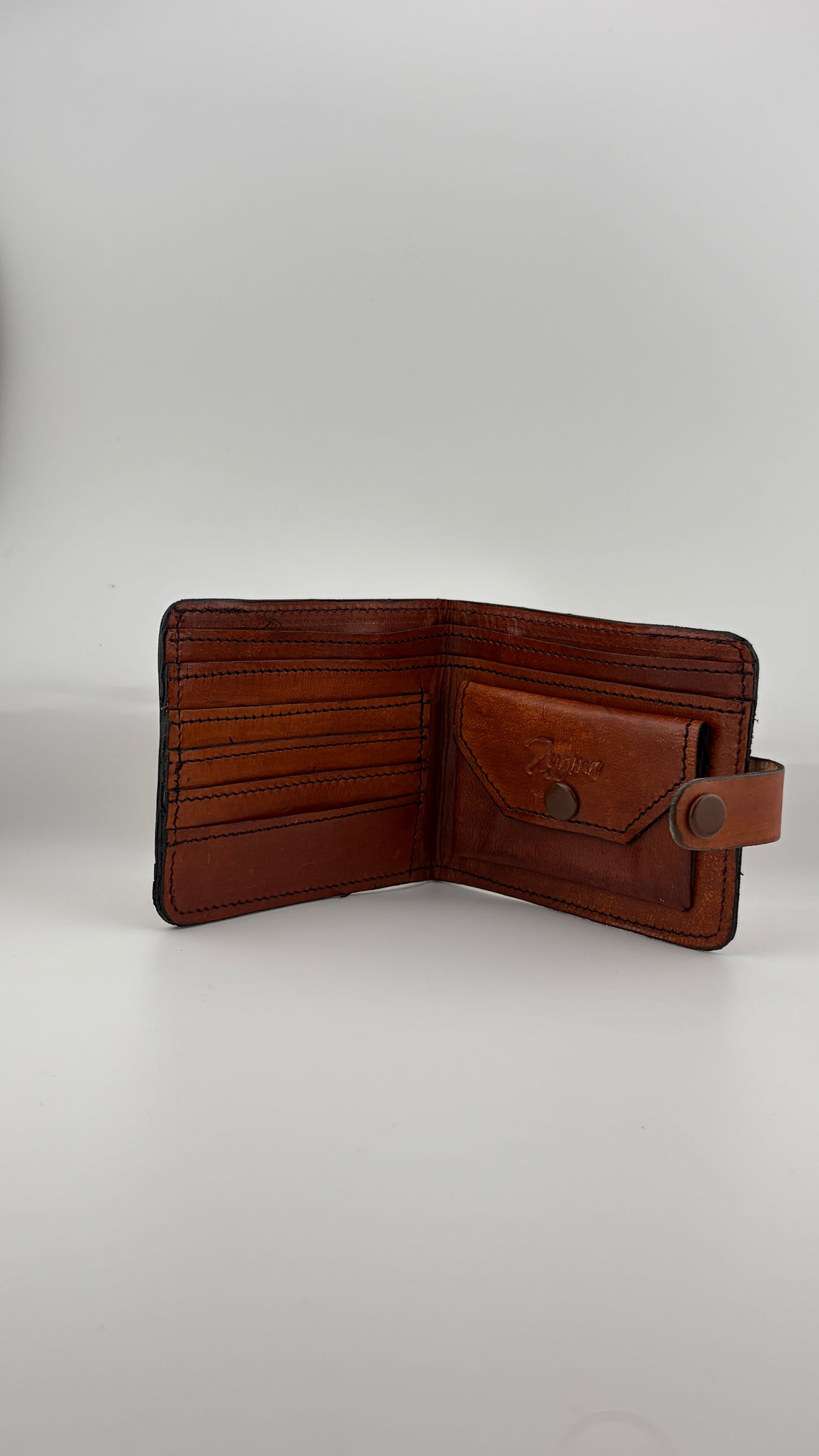 Zygma Handcrafted Genuine Leather Bifold Wallet for Men – Tooled Pattern Snap Closure Wallet