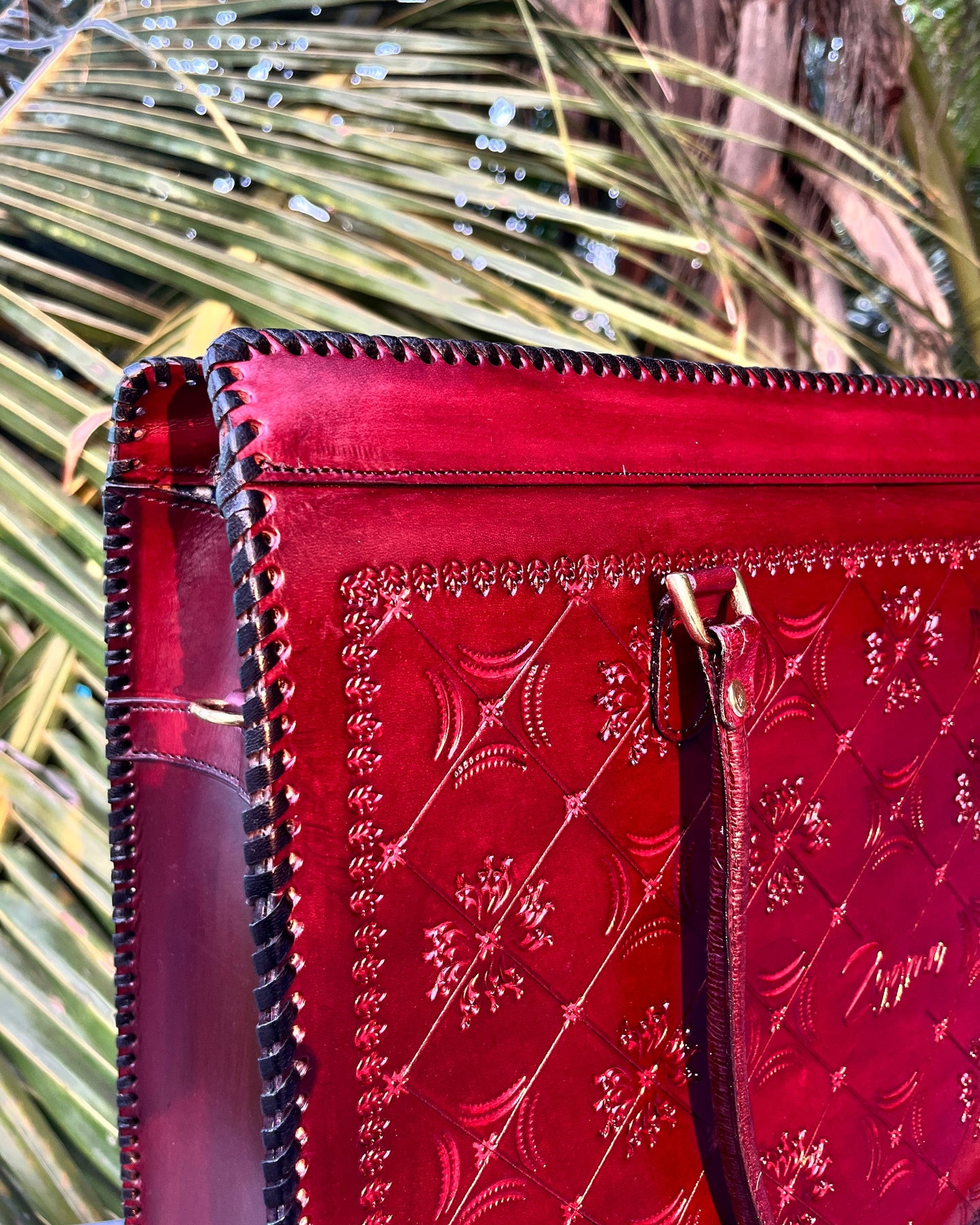 ZYGMA Leather Laptop Tote Large Burgundy Handle Detail