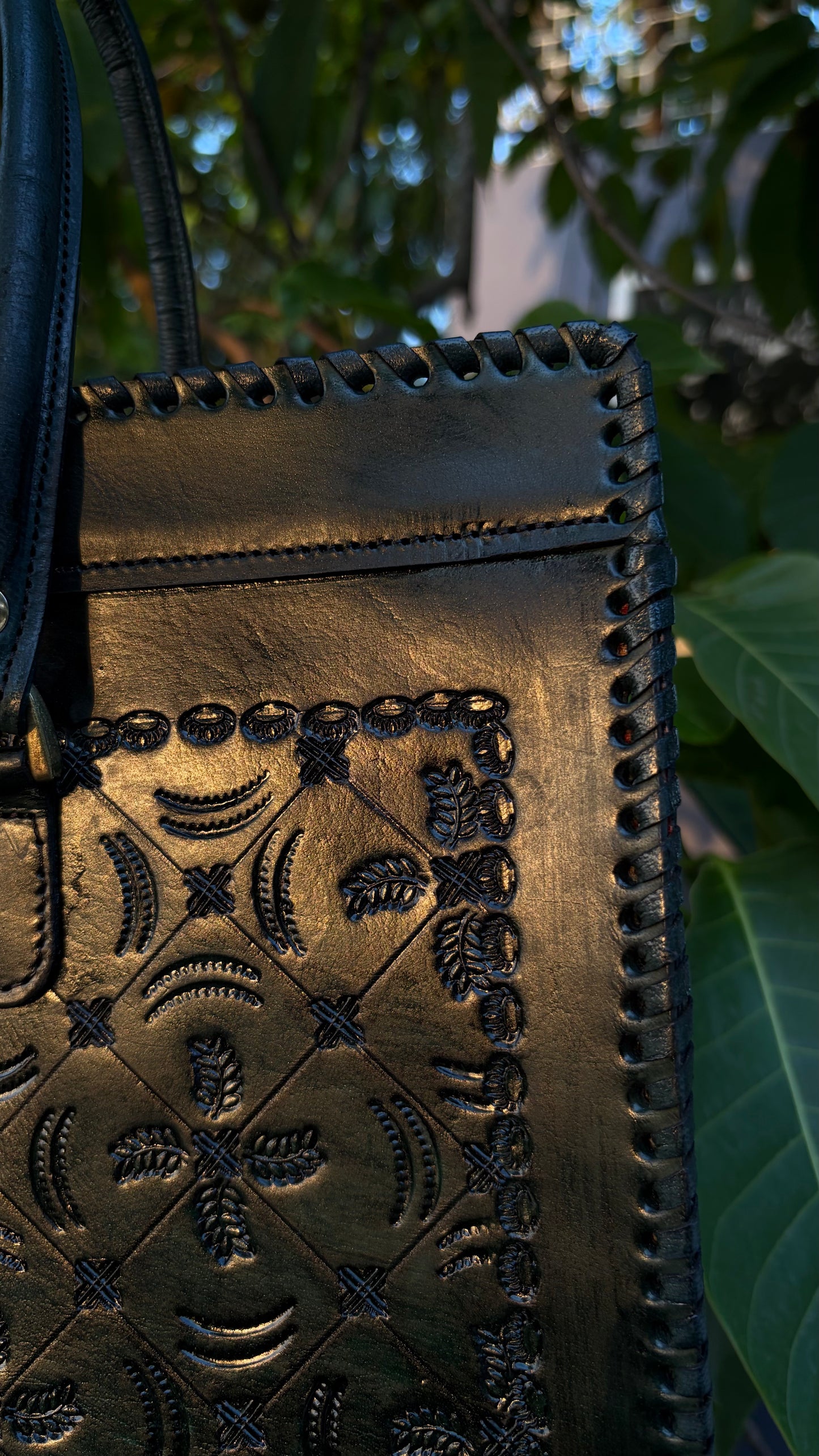 Zygma Embossed Forest Green Tote medium-leaf design — Genuine Leather