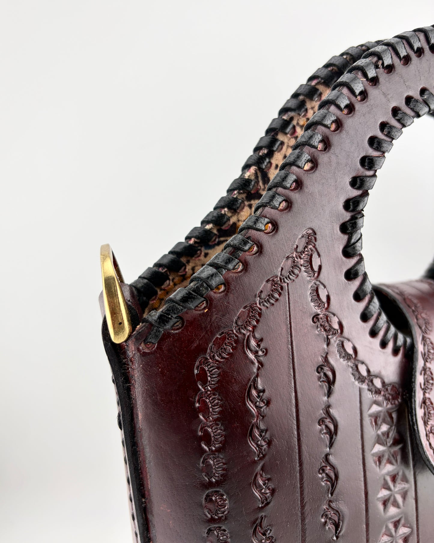 Zygma Handmade Genuine Leather Handbag for Women | Circular Whipstitch Handle | small Structured Bag | Crossbody Strap | Brown
