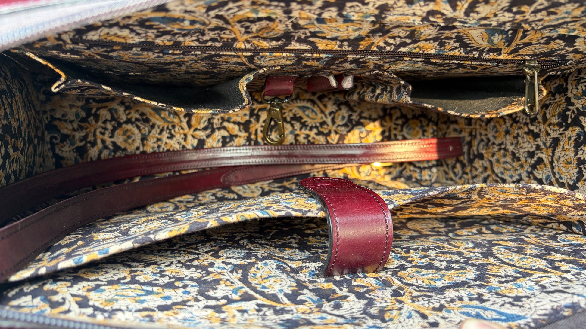 ZYGMA 16 inch Leather Laptop Tote Oversized Medium Brown Pattern